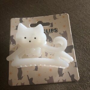 Available- Rare! Cat Lovers Hair Clip- $9 or 🦋